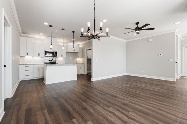 Foto del edificio - Newly Built Bentonville Townhome!