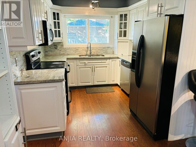 Building Photo - 555 Raymerville Dr