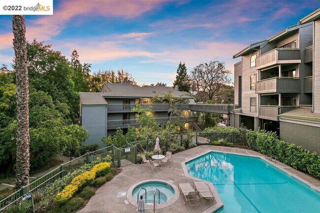 Building Photo - 1636 San Miguel Dr