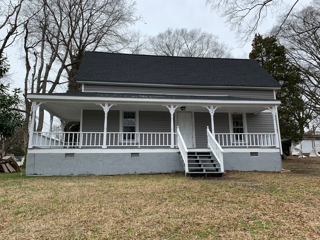 226 Brookwood Ave NW, Concord, NC 28025 Townhome Rentals in Concord