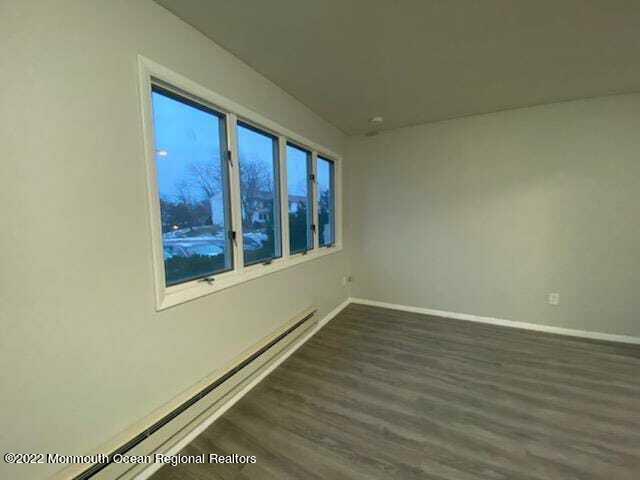 Foto del edificio - 109 Lexington Blvd