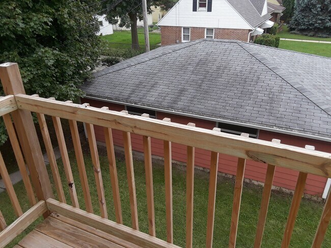 Building Photo - 6633 W Villard Ave