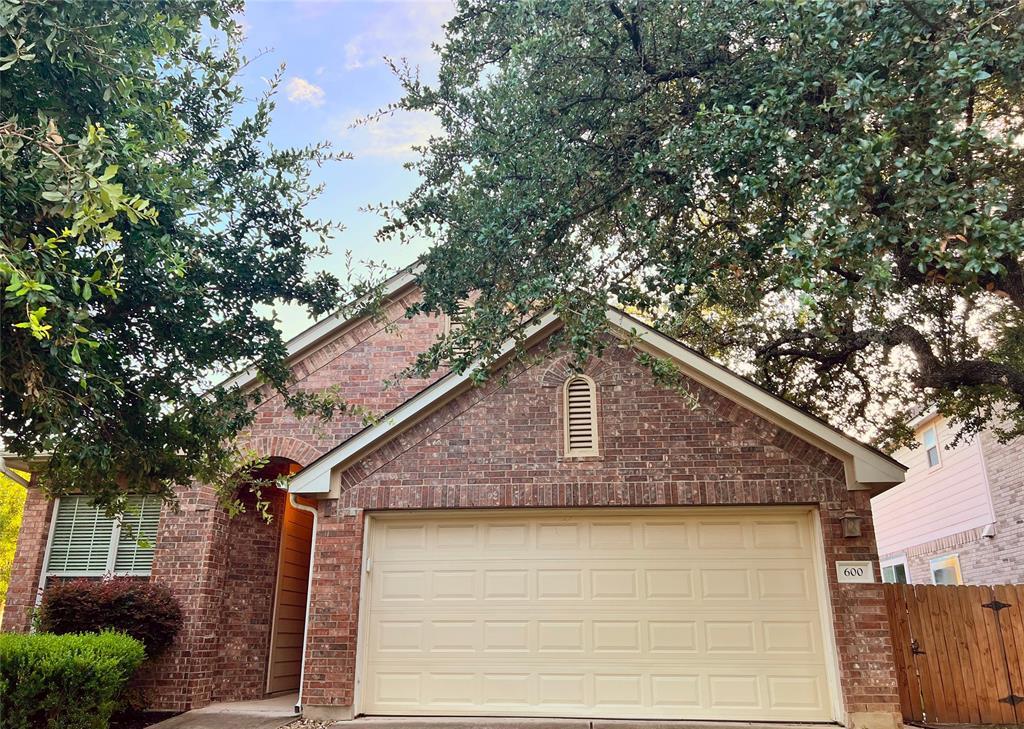 Primary Photo - 600 Spanish Oak Terrace