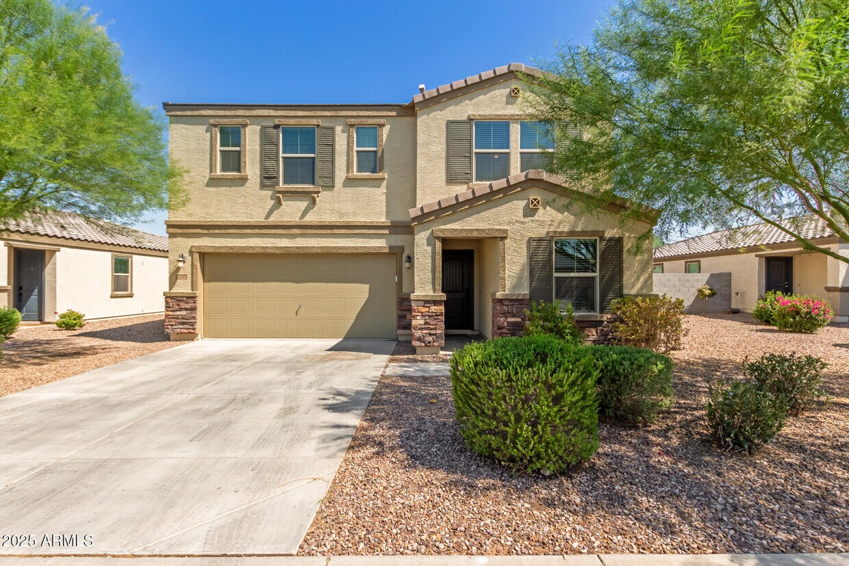 Foto principal - 25548 W Euclid Ave
