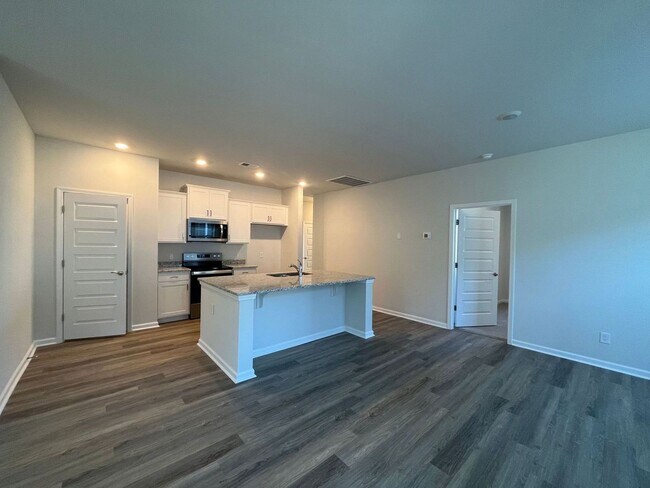 Building Photo - 145 Holloway Hill