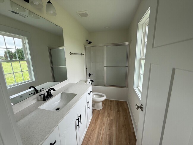 Foto del edificio - 1359 Benson Hardee Rd