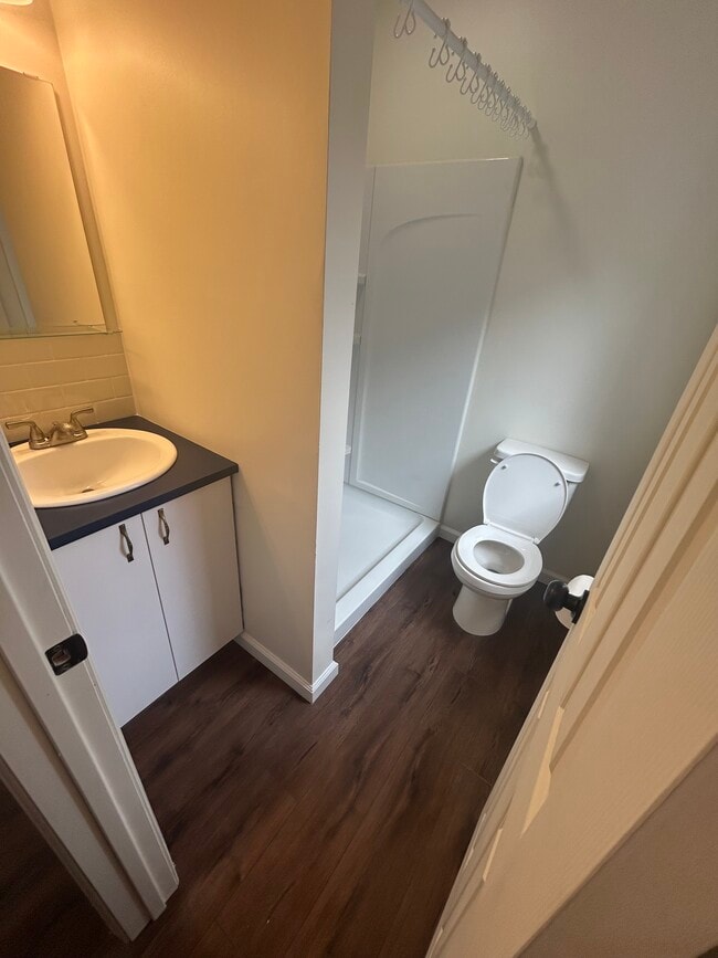 Bathroom - 905 W Susquehanna Ave
