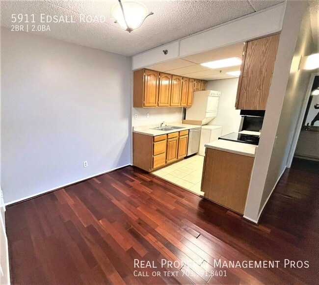 Foto del edificio - 5911 Edsall Rd