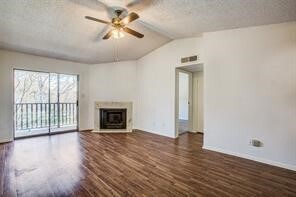 Foto del edificio - 10615 Briar Forest Dr