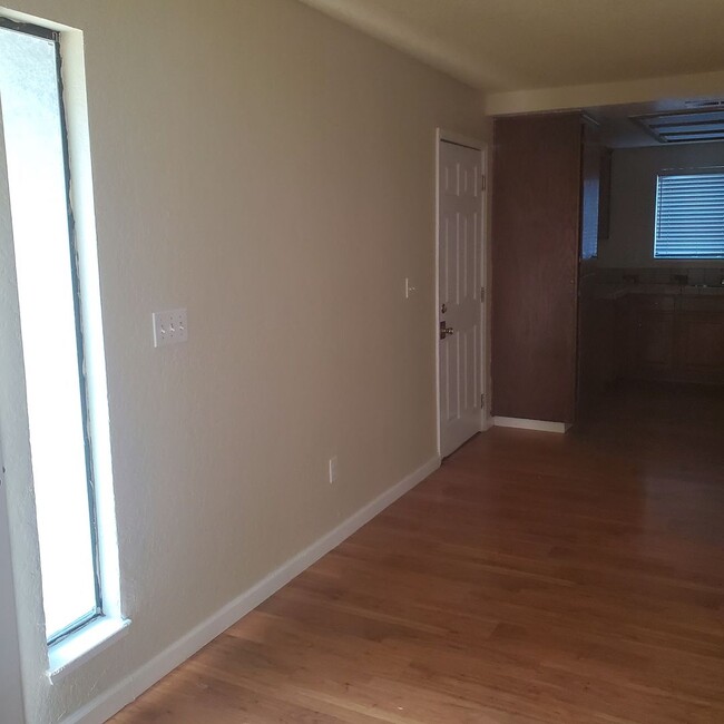 Building Photo - 917 Panama Dr