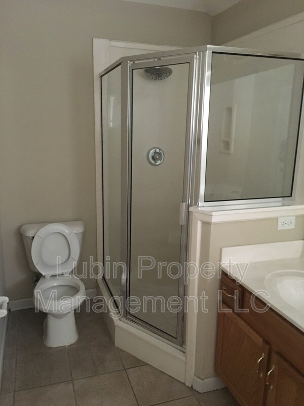 Foto del edificio - 6812 Showboat Ln