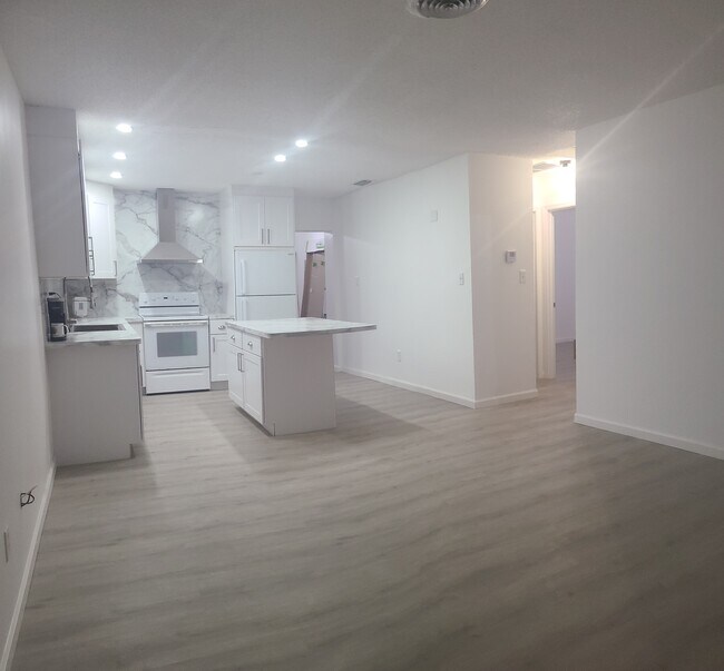 Foto del edificio - 3031 NE Savannah Rd