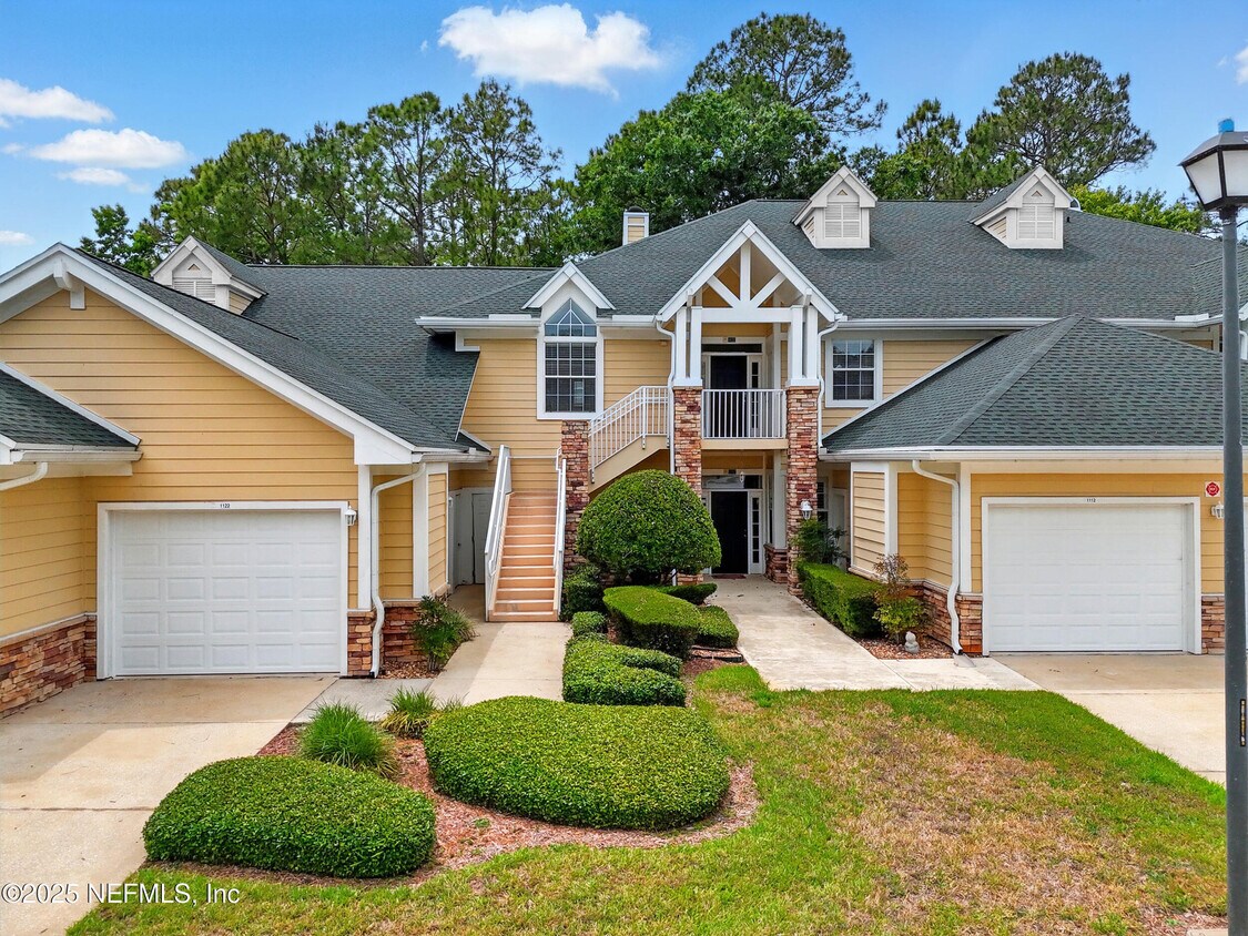 Primary Photo - 330 N Shore Cir