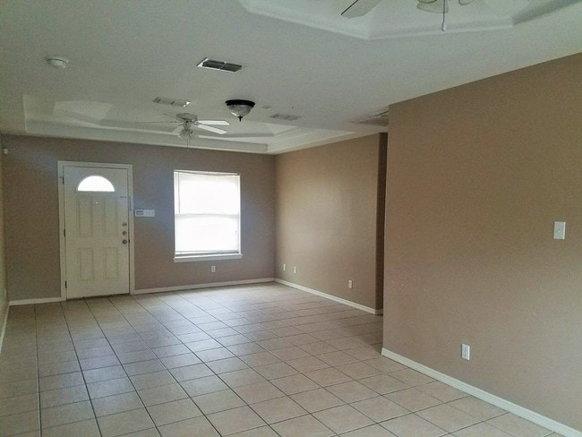 Building Photo - 3B/2B APARTMENT FOR RENT NEAR UTRGV