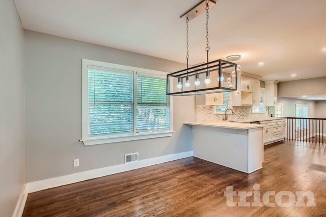 Foto del edificio - 2241 Wallingford Dr