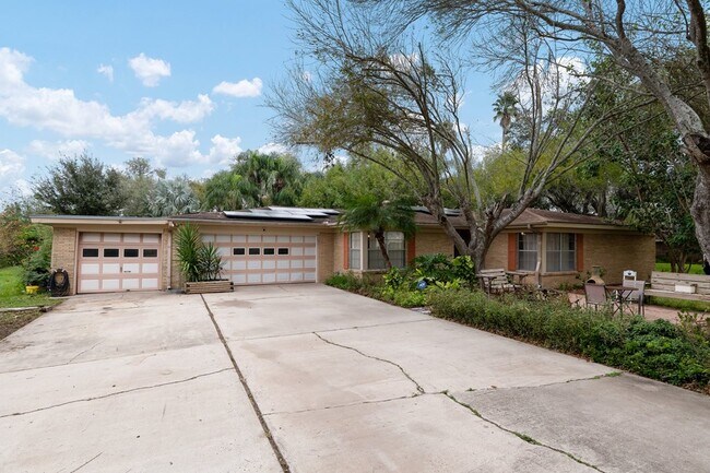 Building Photo - 2400 Zillock Rd
