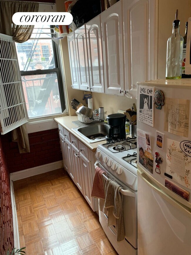 Foto del edificio - 512 E 82nd St