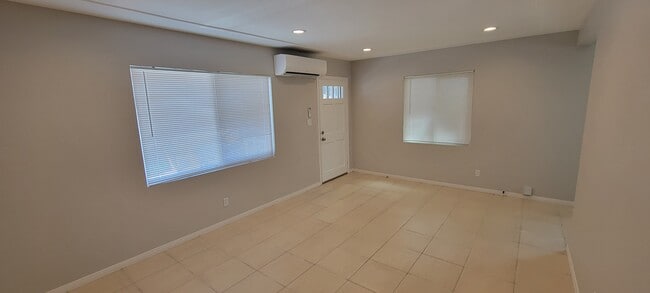 Livingroom - 9101 Valencia St