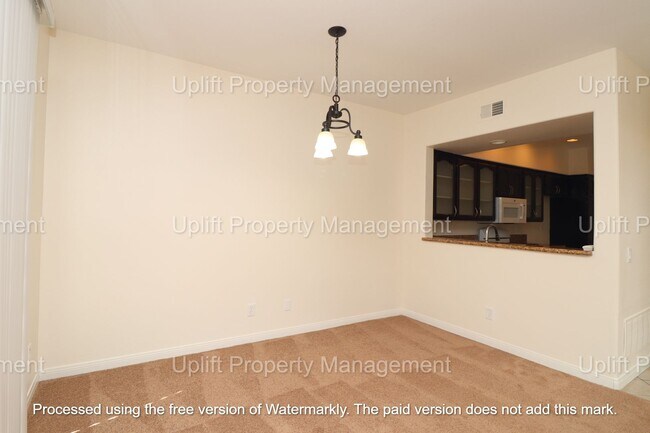 Foto del edificio - 3 BED, 2.5 BATH TOWNHOME W/ ATTACHED 2 CAR...