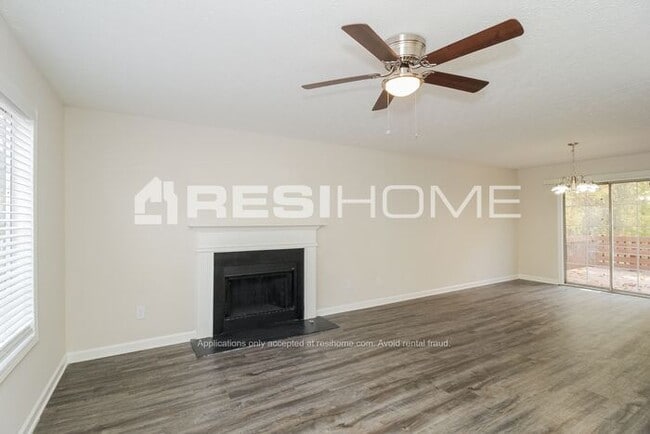 Foto del edificio - 434 Davis Mill Road S