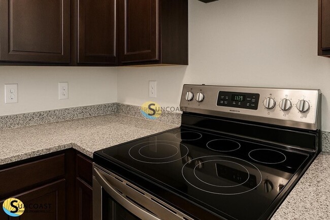 Building Photo - 6461 Sweetbay Ln