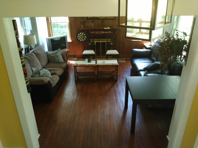 Foto del edificio - 609 E Shore Dr