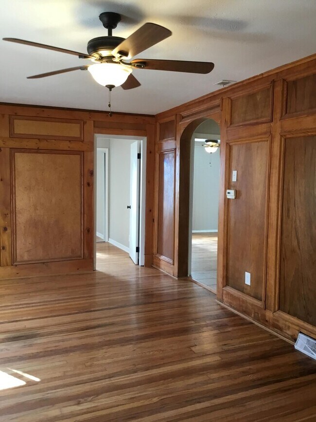 Building Photo - 207 Ruggles Rd