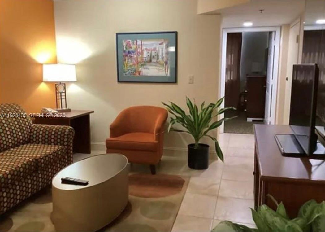 Primary Photo - 16690 Blatt Blvd