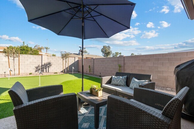Building Photo - Updated Mesa Home w/ Community Pool/Spa & ...