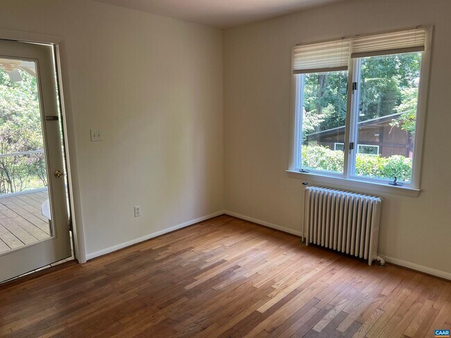 Foto del edificio - 1429 Gentry Ln