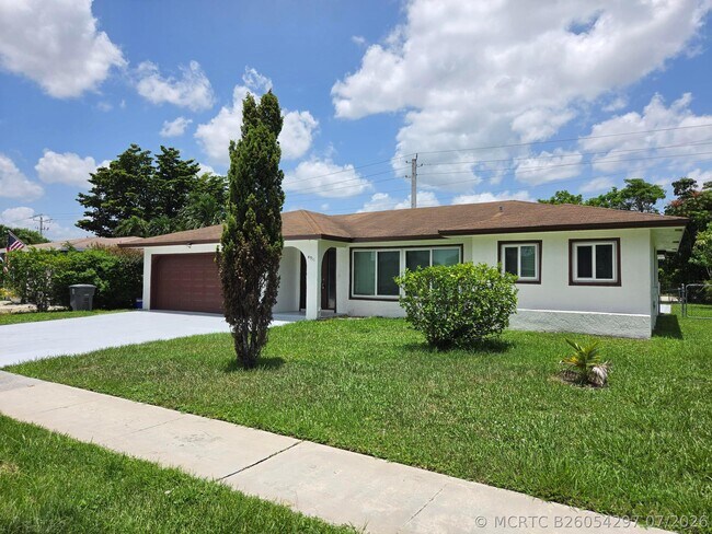 Building Photo - 4911 Ataman St