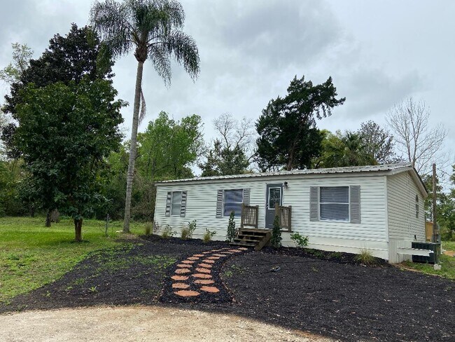 Building Photo - 33907 Trilby Rd