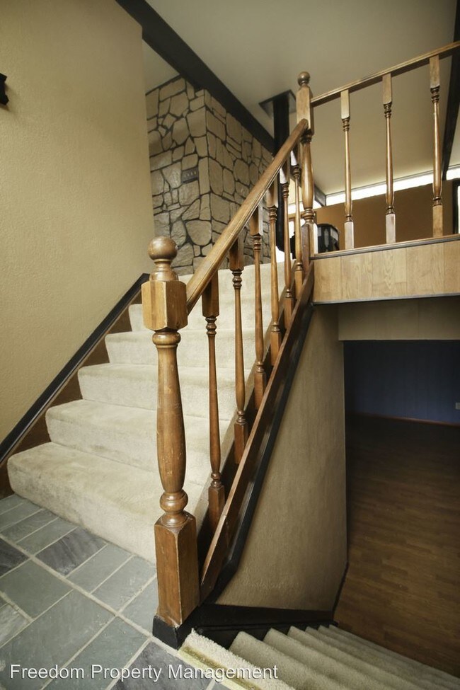 Building Photo - 4 br, 3 bath House - 7213 Ridgeway Drive