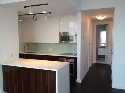 Kitchen - 201 Parkdale Av