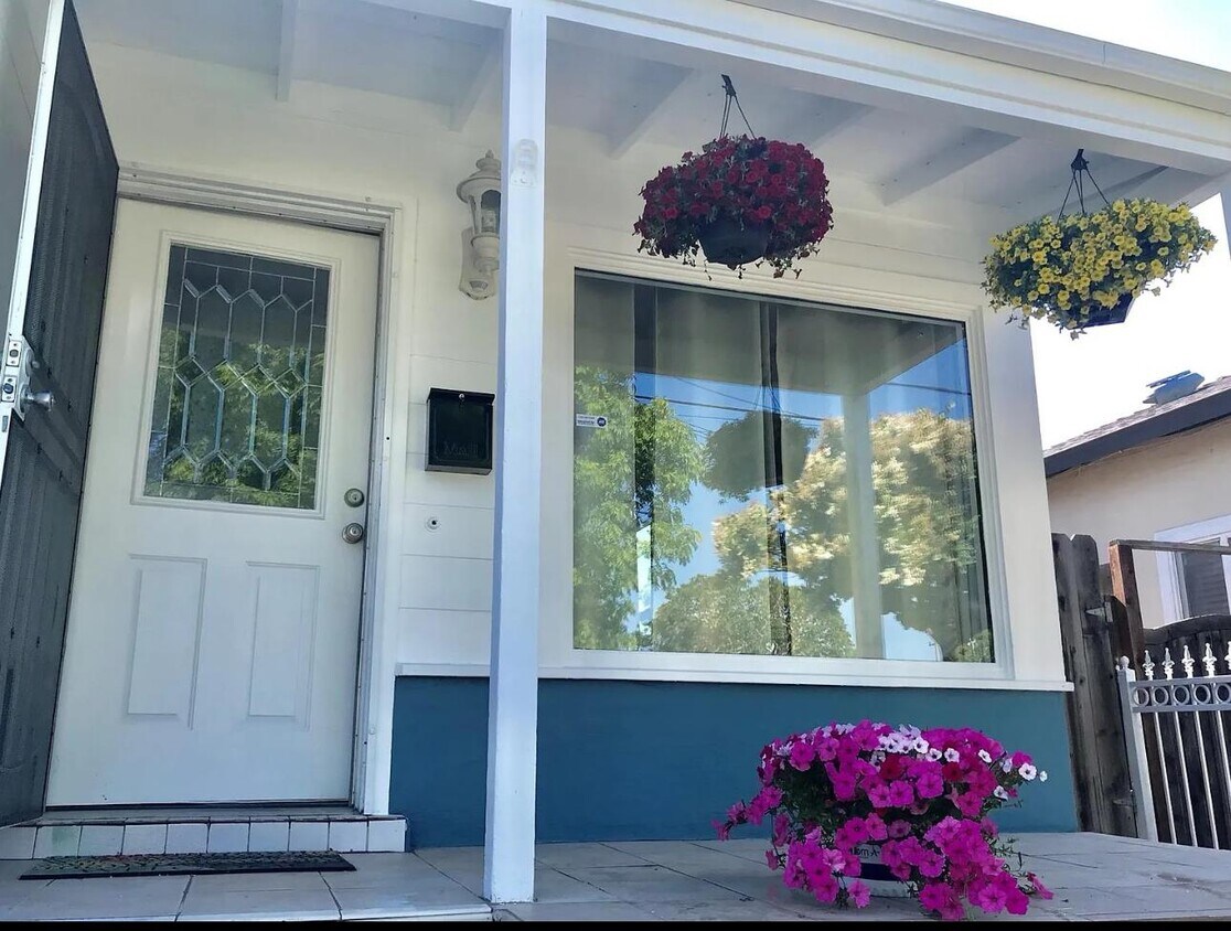 Foto principal - 415 Wisteria Dr