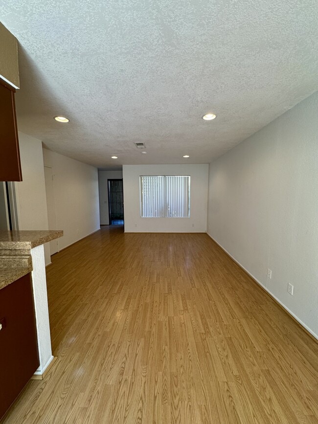 Building Photo - 1231 W Hillandale Ave
