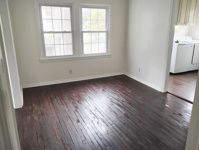 Foto del edificio - Stunning 3 Bedroom/2 Bath Awaits You