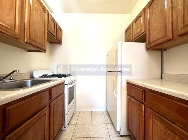 Building Photo - 0 bedroom in BRONX NY 10463