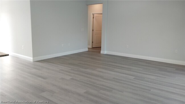 Foto del edificio - 641 Chamber St NW