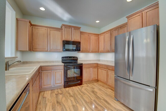 Building Photo - 17026 River Birch Point
