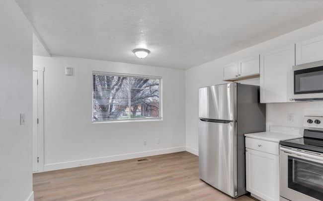 Building Photo - Remodeled 3-bedroom, 1-bathroom apartment ...