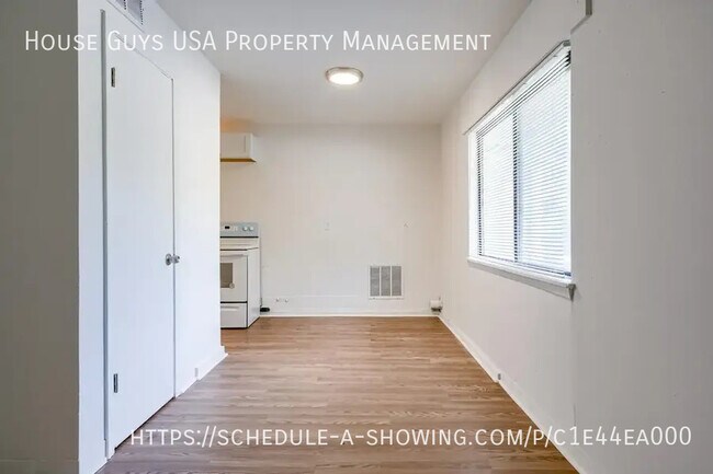 Foto del edificio - 15216 Bellaire Ave