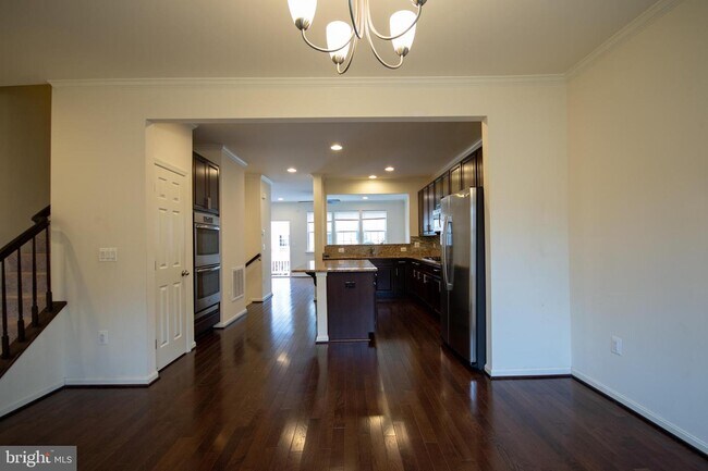 Building Photo - 8024 Cayzer Ln