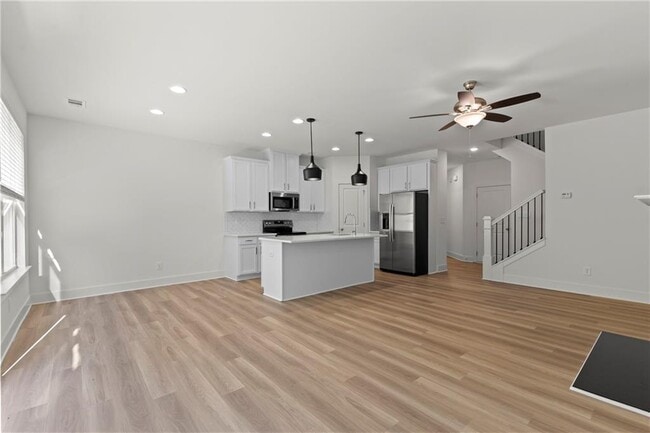 Foto del edificio - 2527 Riverside Rd