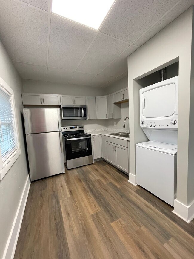 Building Photo - 1419 Greenbush--HBS