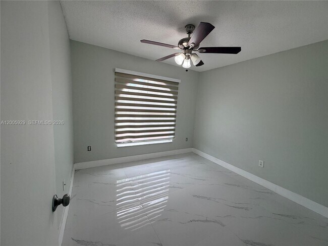 Foto del edificio - 14899 SW 176th St