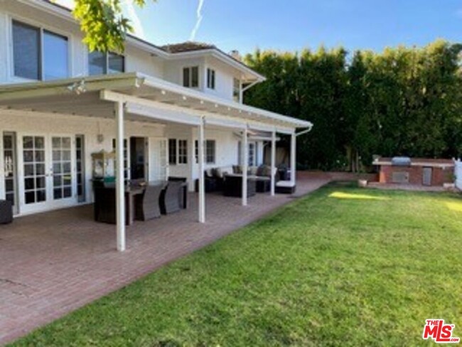 Foto del edificio - 2695 Basil Ln