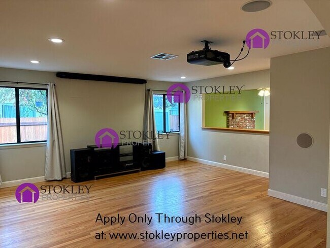 Foto del edificio - 1852 Olympic Dr