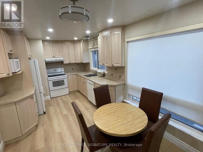 Building Photo - 67 Hart Ave