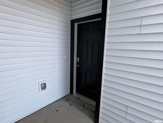 Building Photo - 5888 Butterfield Ct